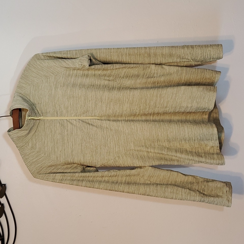 💸 CLOSET CLEARANCE 💸Mountain Hardwear Butterlicious 1/2 Zip Baselayer